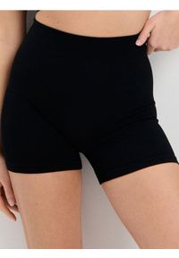 Sinsay - Bezszwowe prążkowane kolarki - czarny. Kolor: czarny. Materiał: prążkowany #1