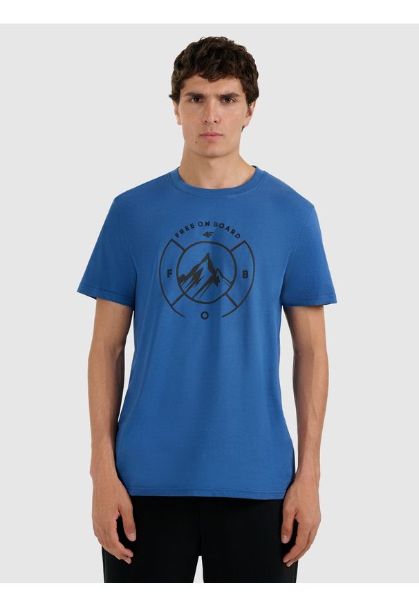 4f - 4F T-shirt regular z nadrukiem męski - niebieski S. Okazja: na co dzień. Kolor: niebieski. Materiał: skóra, bawełna, materiał. Wzór: nadruk. Styl: casual