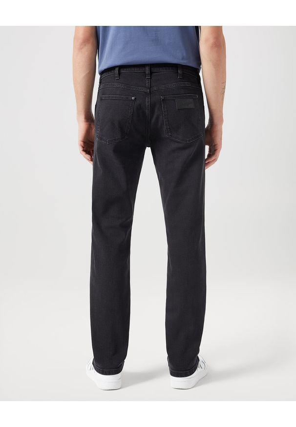 Wrangler - WRANGLER MĘSKIE SPODNIE JEANSOWE GREENSBORO FILM NOIR 112350664 W15Q016835