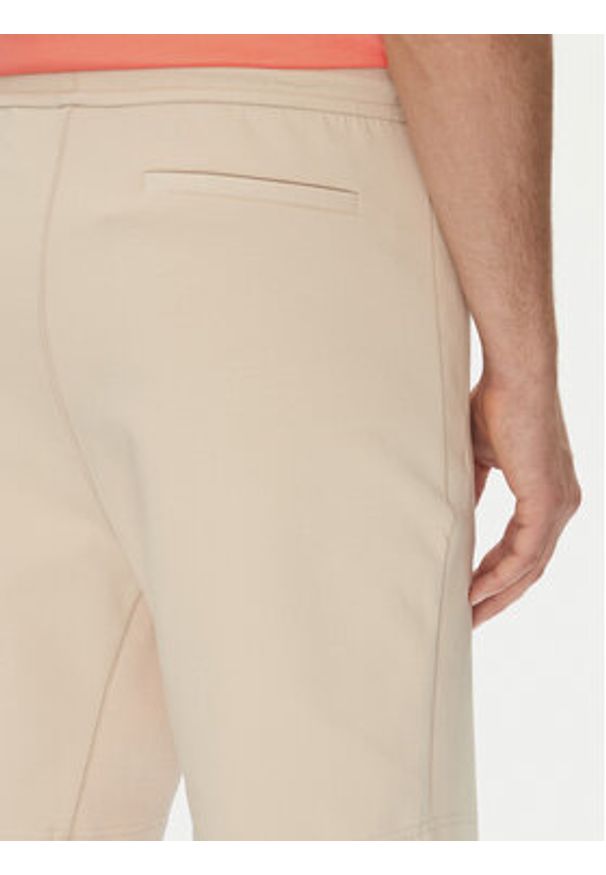 BOSS Szorty sportowe Headlo 50537199 Beżowy Regular Fit. Kolor: beżowy. Materiał: bawełna. Styl: sportowy