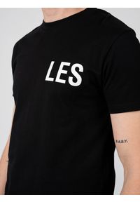 Les Hommes T-shirt | LF224301-0700-9001 | Grafic Print | Mężczyzna | Czarny. Okazja: na co dzień. Kolor: czarny. Materiał: bawełna. Wzór: nadruk. Styl: casual #4