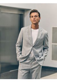 Reserved - Marynarka slim fit z wiskozą - jasnoszary. Kolor: szary. Materiał: wiskoza