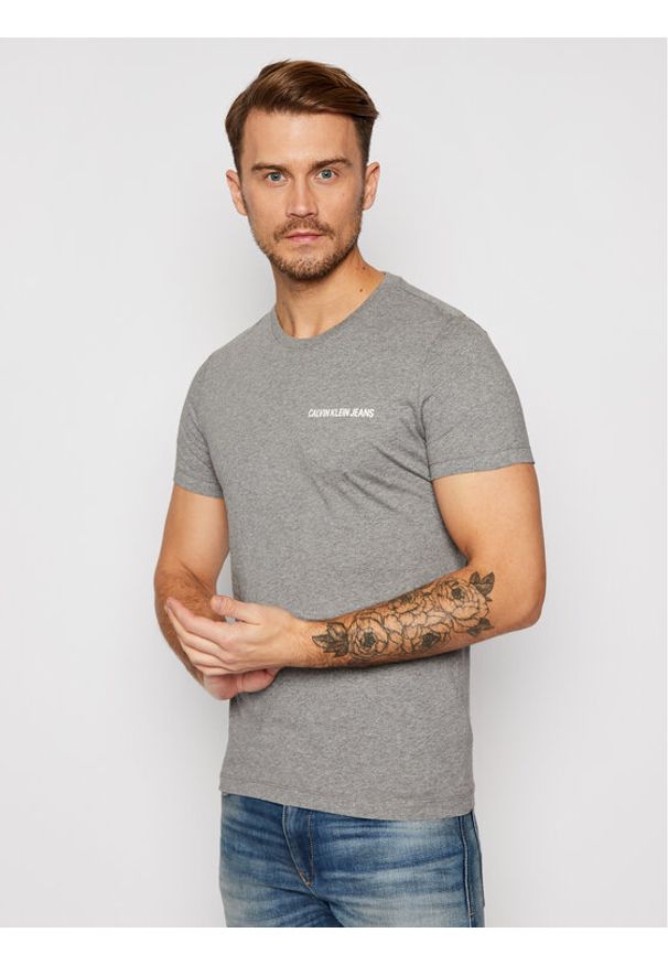 Calvin Klein Jeans T-Shirt Institutional J30J307852 Szary Slim Fit. Kolor: szary. Materiał: bawełna