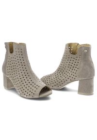 Beżowe Botki Maciejka Wygodne Skórzane Buty Damskie. Okazja: do pracy, na uczelnię, na co dzień. Kolor: beżowy. Materiał: skóra. Szerokość cholewki: normalna. Wzór: ażurowy. Styl: casual #5