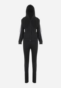 Born2be - Czarny Komplet Dresowy 3-częściowy z Lampasami Hisa. Kolekcja: plus size. Kolor: czarny. Materiał: dresówka. Sport: turystyka piesza #7