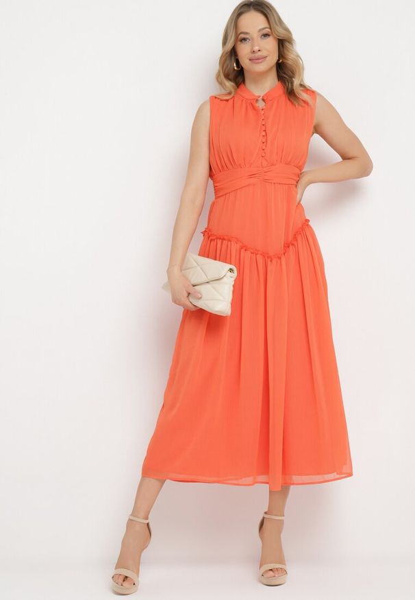 Born2be - Pomarańczowa Sukienka Długa Rozkloszowana z Powlekanymi Guzikami Ingridesa. Kolor: pomarańczowy. Długość: maxi