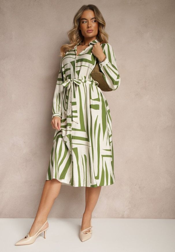 Renee - Zielona Sukienka z Wiskozą o Koszulowym Kroju w Geometryczny Print Ninatria. Okazja: na co dzień. Kolor: zielony. Materiał: wiskoza. Wzór: geometria, nadruk. Typ sukienki: koszulowe. Styl: klasyczny, elegancki, casual