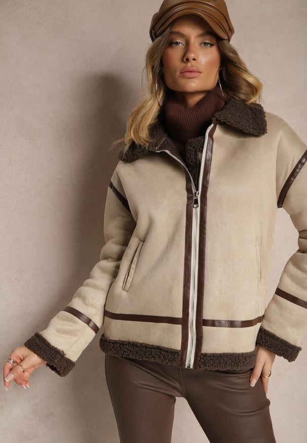 Renee - Beżowa Kurtka z Ekozamszu o Prostym Kroju z Kołnierzykiem i Futerkiem Ninnova. Okazja: na co dzień. Kolor: beżowy. Materiał: futro. Styl: elegancki, casual