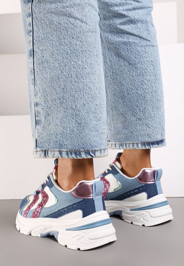 Born2be - Niebieskie Sneakersy na Grubej Podeszwie z Brokatowymi Wstawkami Sairiel. Okazja: na co dzień. Nosek buta: okrągły. Zapięcie: sznurówki. Kolor: niebieski. Materiał: jeans, nubuk, bawełna, materiał, syntetyk. Sezon: lato, wiosna. Obcas: na obcasie. Wysokość obcasa: niski