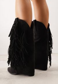 Renee - Czarne Botki Kowbojki na Słupku Ozdobione Frędzlami i Wywiniętą Cholewką Aedime. Okazja: na co dzień. Kolor: czarny. Szerokość cholewki: normalna. Wzór: aplikacja. Obcas: na słupku. Styl: casual #7