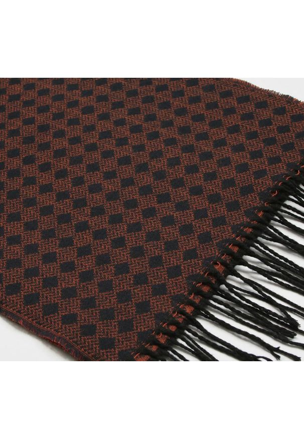 His Story - Szalik Pomarańczowo-Czarny, Wzór Geometryczny, Jesienno-Zimowy, Ciepły, z Frędzlami -HIS STORY. Kolor: czarny, pomarańczowy, wielokolorowy. Materiał: wiskoza, poliester. Wzór: geometria. Sezon: zima, jesień. Styl: elegancki, klasyczny