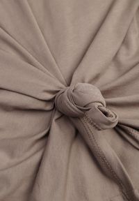 Born2be - Beżowy Bawełniany Top Oversize Bez Rękawów z Wiązaniem i Poduszkami w Ramionach Apixie. Okazja: na co dzień. Kolor: beżowy. Materiał: bawełna. Długość rękawa: bez rękawów. Styl: elegancki, casual #4