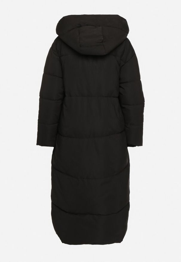 Born2be - Czarna Pikowana Kurtka o Długim Fasonie z Odpinanym Kapturem Daivera. Okazja: na spacer. Kolor: czarny. Materiał: dzianina. Długość: długie. Sezon: zima