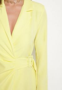 Born2be - Żółta Kopertowa Sukienka o Fasonie Marynarki Arelisa. Kolor: żółty. Materiał: materiał. Typ sukienki: kopertowe #2