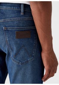 Wrangler - WRANGLER MĘSKIE SPODNIE JENSOWE WRANGLER GREENSBORO BLUE ARCADE W15QYL31Q