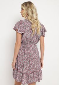 Born2be - Bordowa Bawełniana Rozkloszowana Sukienka w Kwiaty z Falbanami i Gumką w Talii Nelyse. Okazja: na co dzień. Kolor: czerwony. Materiał: bawełna. Długość rękawa: krótki rękaw. Wzór: kwiaty. Typ sukienki: rozkloszowane. Styl: casual #5