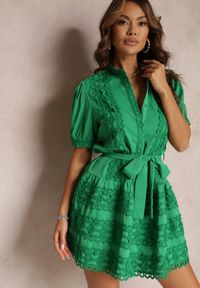 Renee - Zielona Rozkloszowana Sukienka Koronkowa z Wiązanym Paskiem Vinka. Kolor: zielony. Materiał: koronka