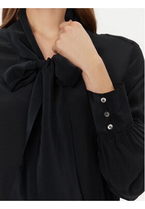 GAP - Gap Bluzka 618636-01 Czarny Regular Fit. Kolor: czarny. Materiał: syntetyk
