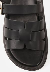 Renee - Czarne Klapki z Przekładanymi Paskami i Regulacją z Klamrą Celilye. Okazja: na co dzień. Kolor: czarny. Materiał: koronka. Sezon: lato. Styl: boho, casual #9