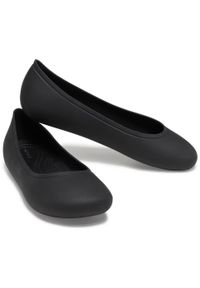 Crocs Brooklyn Flat. Kolor: czarny