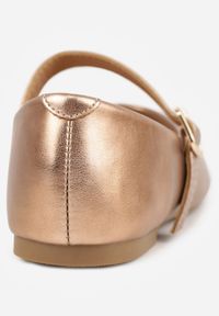 Born2be - Szampańskie Płaskie Balerinki Mary Jane z Kwadratowym Noskiem Saroma. Okazja: na co dzień. Zapięcie: pasek. Kolor: złoty. Materiał: jeans. Styl: casual, klasyczny, elegancki #6