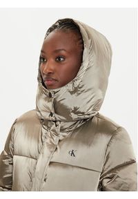 Calvin Klein Jeans Kurtka zimowa Shiny Monologo J20J224617 Szary Regular Fit. Kolor: szary. Materiał: syntetyk. Sezon: zima #5