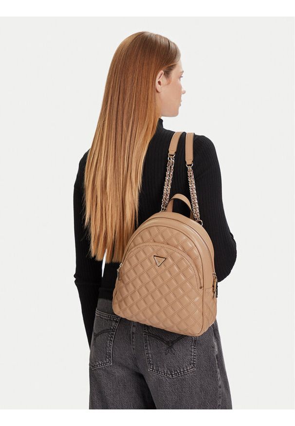 Guess Plecak Giully II HWQG96 73320 Beżowy. Kolor: beżowy. Materiał: skóra