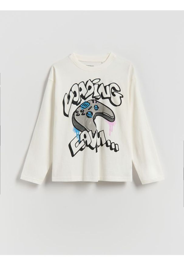 Reserved - Longsleeve z nadrukiem - złamana biel. Materiał: bawełna, dzianina. Długość rękawa: długi rękaw. Wzór: nadruk