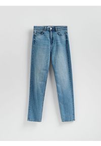 Reserved - Jeansy mom fit z dłuższą nogawką - niebieski. Kolor: niebieski. Długość: długie