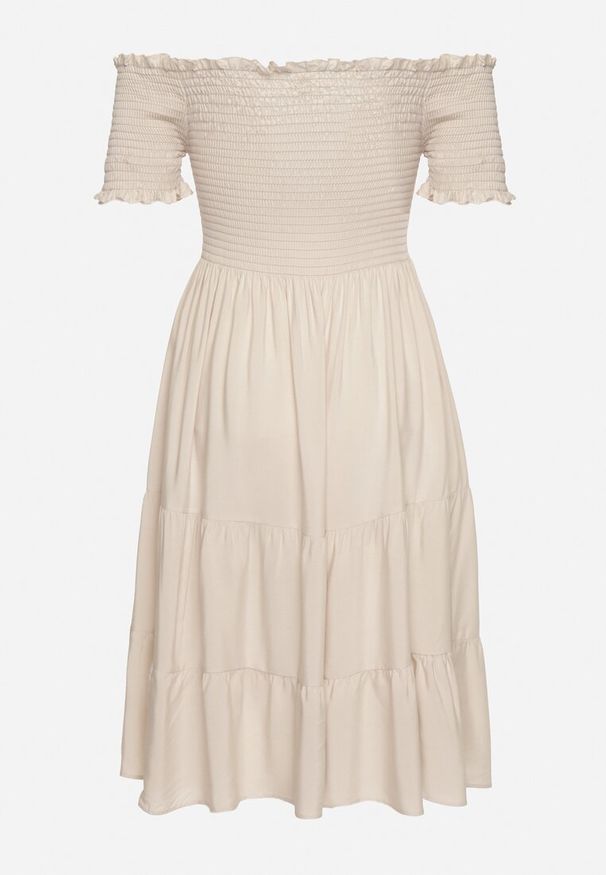 Born2be - Jasnobeżowa Bawełniana Sukienka z Hiszpańskim Dekoltem z Szerokimi Falbanami na Dole Bliria. Okazja: na co dzień, na spacer. Typ kołnierza: dekolt hiszpanka. Kolor: beżowy. Materiał: bawełna. Sezon: lato. Typ sukienki: rozkloszowane. Styl: casual, elegancki, wakacyjny