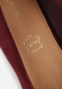 Renee - Bordowe Czółenka na Słupku Ozdobione Kryształkami ze Skórzaną Wkładką Ovirora. Okazja: na spotkanie biznesowe. Kolor: czerwony. Materiał: skóra. Wzór: aplikacja. Obcas: na słupku. Styl: wizytowy, klasyczny, biznesowy, elegancki #4