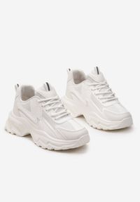 Renee - Białe Klasyczne Sneakersy Sznurowane na Niskiej Platformie Lenivia. Kolor: biały. Obcas: na platformie #2