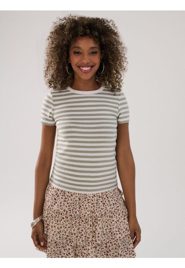 Sinsay - Koszulka w paski - zielony. Kolor: zielony. Wzór: paski