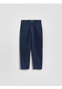 Reserved - Bawełniane spodnie chino - granatowy. Kolor: niebieski. Materiał: bawełna