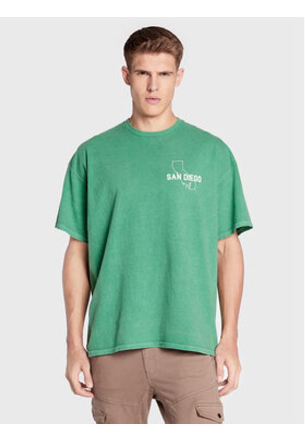 BDG Urban Outfitters T-Shirt 75326066 Zielony Regular Fit. Kolor: zielony. Materiał: bawełna