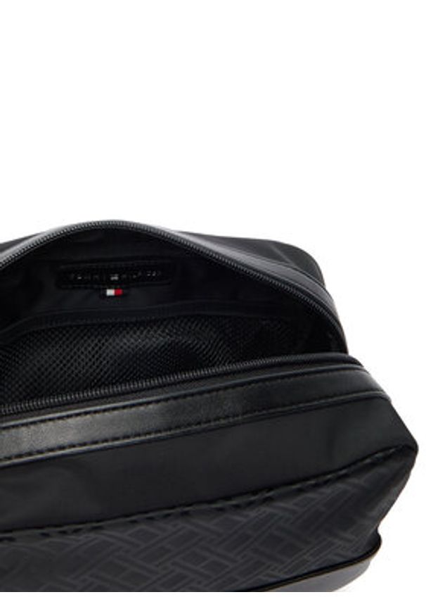 TOMMY HILFIGER - Tommy Hilfiger Kosmetyczka Th Nylon Jacquard Washbag AM0AM14508 Czarny. Kolor: czarny. Materiał: skóra
