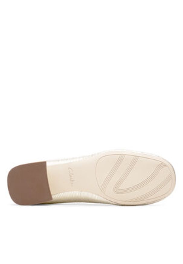 Clarks Półbuty Daiss 30 26181312 Złoty. Kolor: złoty. Materiał: skóra