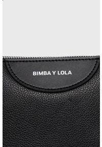 Bimba y Lola - BIMBA Y LOLA - Torebka skórzana. Kolor: czarny. Wzór: gładki. Materiał: skórzane. Rozmiar: małe. Rodzaj torebki: na ramię #2