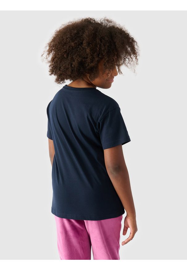 4f - 4F T-shirt oversize z nadrukiem dziewczęcy - granatowy 140 (9-10 lat). Okazja: na co dzień. Kolor: niebieski. Materiał: dzianina, bawełna, jersey. Wzór: nadruk. Sezon: lato. Styl: klasyczny, sportowy, casual