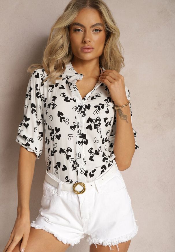 Renee - Biała Wiskozowa Koszula Ozdobiona Wzorem w Serduszka Ranela. Kolor: biały. Materiał: wiskoza. Wzór: aplikacja