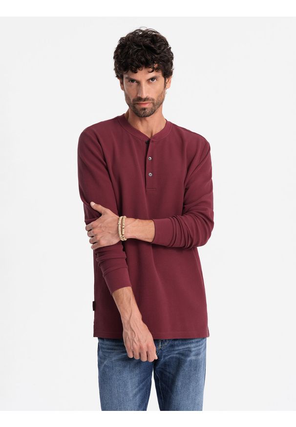 Ombre Clothing - Zapinany pod szyją longsleeve męski z dzianiny waflowej – bordowy V2 OM-LSCL-0120 - XXL. Okazja: na co dzień. Typ kołnierza: typu henley. Kolor: czerwony. Materiał: dzianina. Długość rękawa: długi rękaw. Długość: długie. Styl: casual