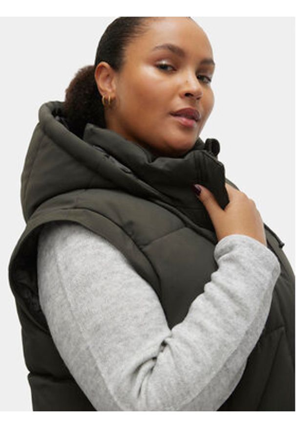 Vero Moda Curve Kurtka zimowa 10301538 Zielony Regular Fit. Kolor: zielony. Materiał: syntetyk. Sezon: zima