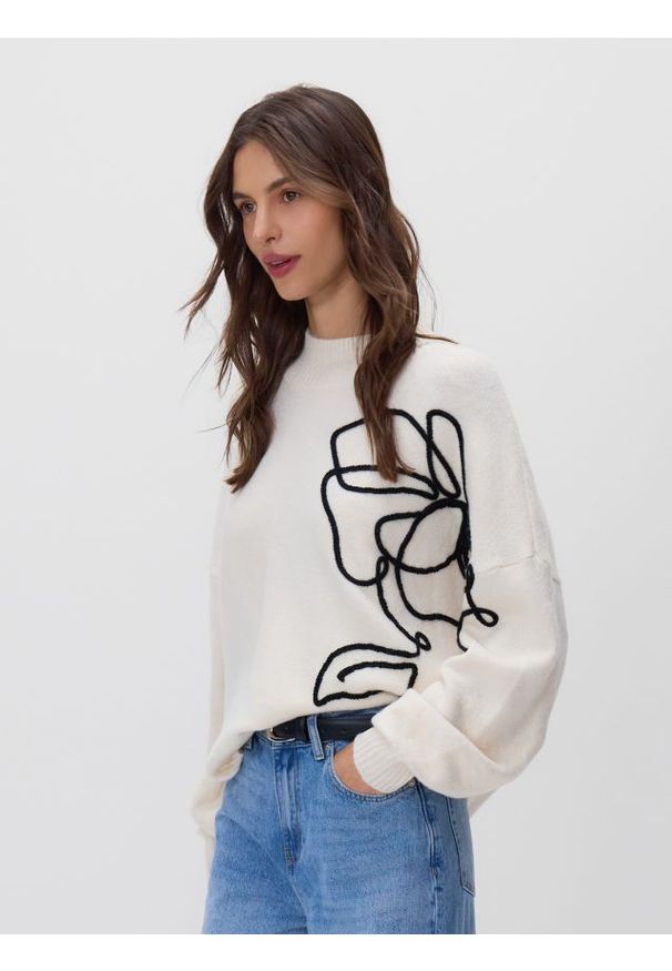Reserved - Sweter oversize - kremowy. Kolor: kremowy. Materiał: dzianina