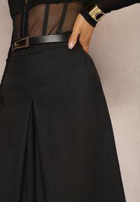 Renee - Czarne Spodnie Culottes z Paskiem i Szerokimi Nogawkami Imitującymi Spódnicę Aimleda. Okazja: na co dzień. Stan: podwyższony. Kolor: czarny. Styl: elegancki, casual #3