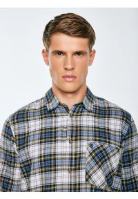 Big-Star - Koszula męska flanelowa w kratę niebiesko-beżowa Koner 401. Typ kołnierza: kołnierzyk klasyczny. Kolor: niebieski. Materiał: jeans, tkanina. Wzór: haft, aplikacja, kratka. Styl: klasyczny #4