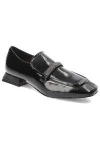 Czarne Półbuty Armodo Stylowe Buty Damskie. Okazja: na spotkanie biznesowe. Kolor: czarny. Materiał: lakier, skóra. Szerokość cholewki: normalna. Styl: elegancki