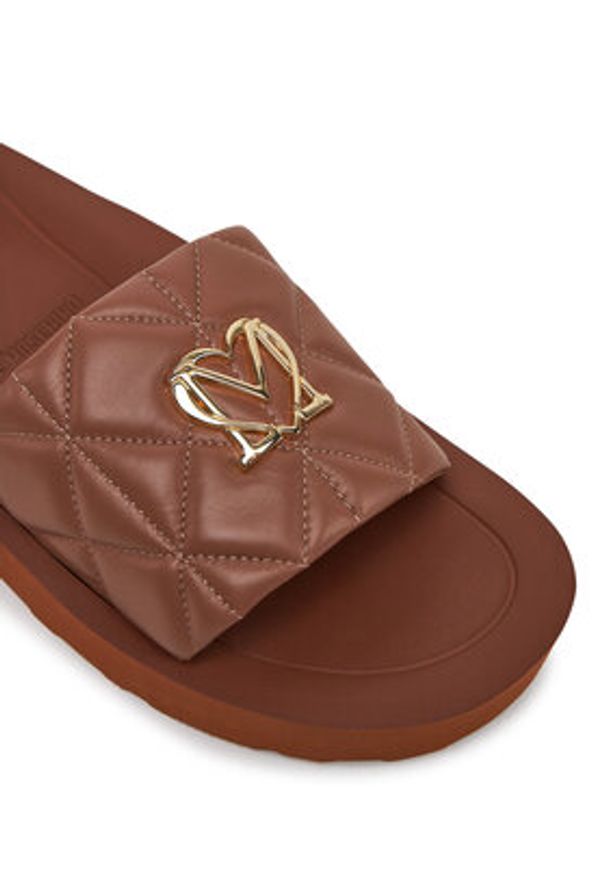 Love Moschino - LOVE MOSCHINO Klapki JA28014I1MIE0201 Brązowy. Kolor: brązowy. Materiał: skóra