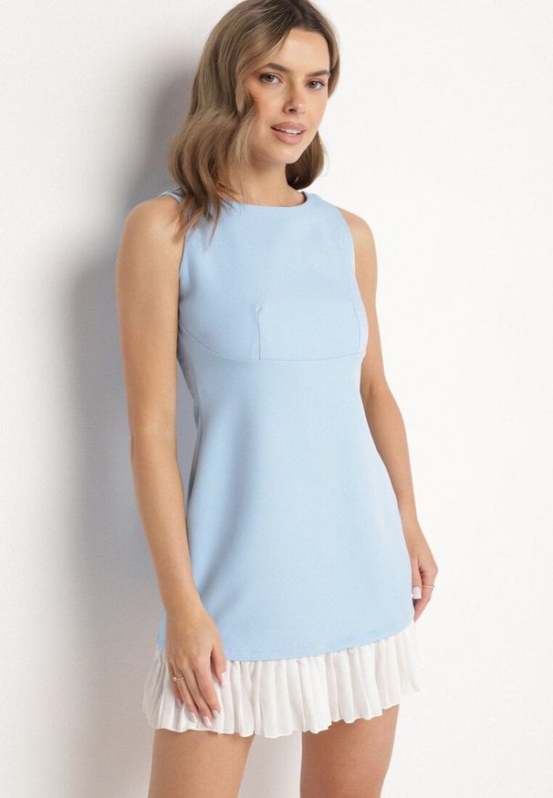 Born2be - Jasnoniebieska Elegancka Sukienka Taliowana Florzedi. Okazja: na imprezę, na co dzień. Kolor: niebieski. Typ sukienki: proste. Styl: elegancki