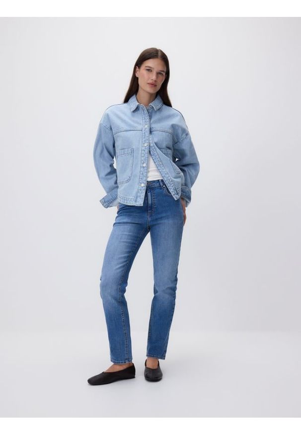 Reserved - Jeansy slim straight - niebieski. Kolor: niebieski