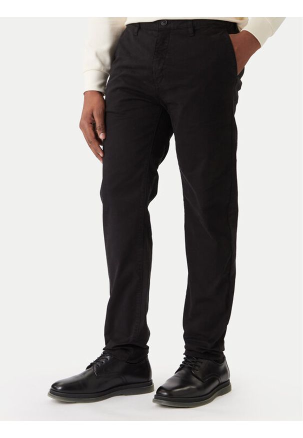 Guess Jeans Chinosy M4YB33 WGB5A Czarny Regular Fit. Kolor: czarny. Materiał: bawełna